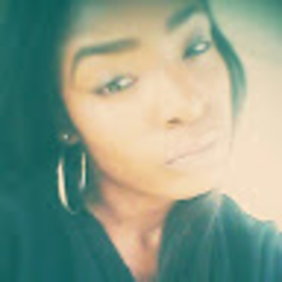 Meet your Posher, Aisha - Picture 1 of 1